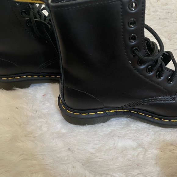 Dr. Martens 1460 Smooth Lace Up Boot - Picture 6 of 6
